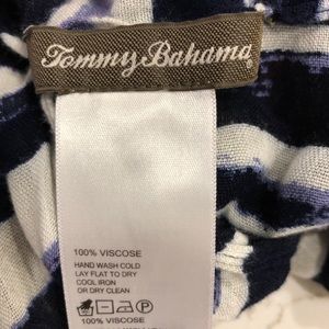 Tommy Bahama Accessories - Tommy Bahamas infinity lightweight scarf Tommy Bahama Accessories - Tommy Bahamas infinity lightweight scarf